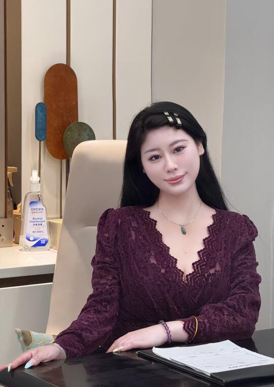喜欢戴翡翠的女孩👧🏻