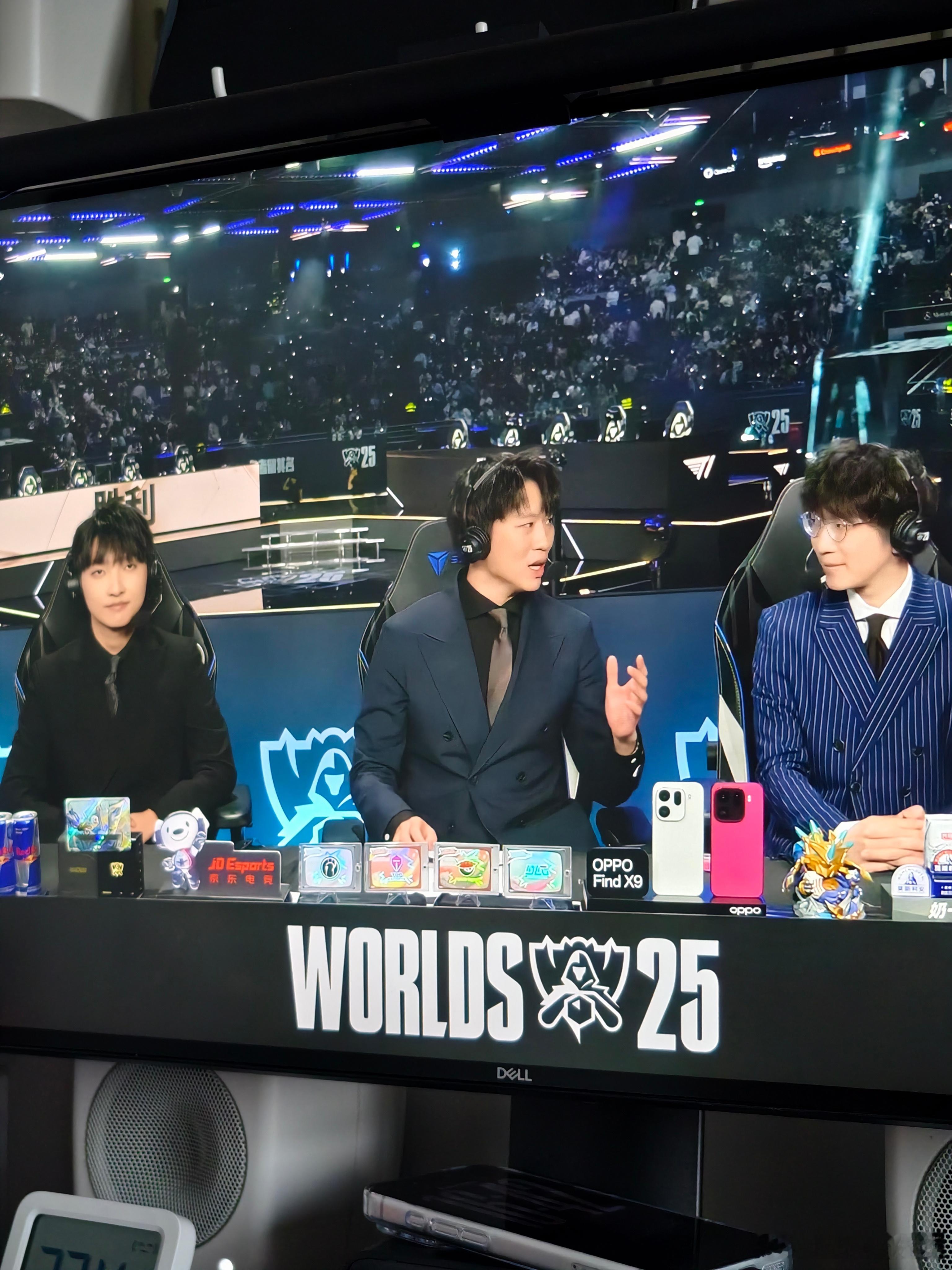 突然开冰鸟那个0换5吓尿了，还好拿下了这局，要不AL心态真崩了。AL对战T1 ​