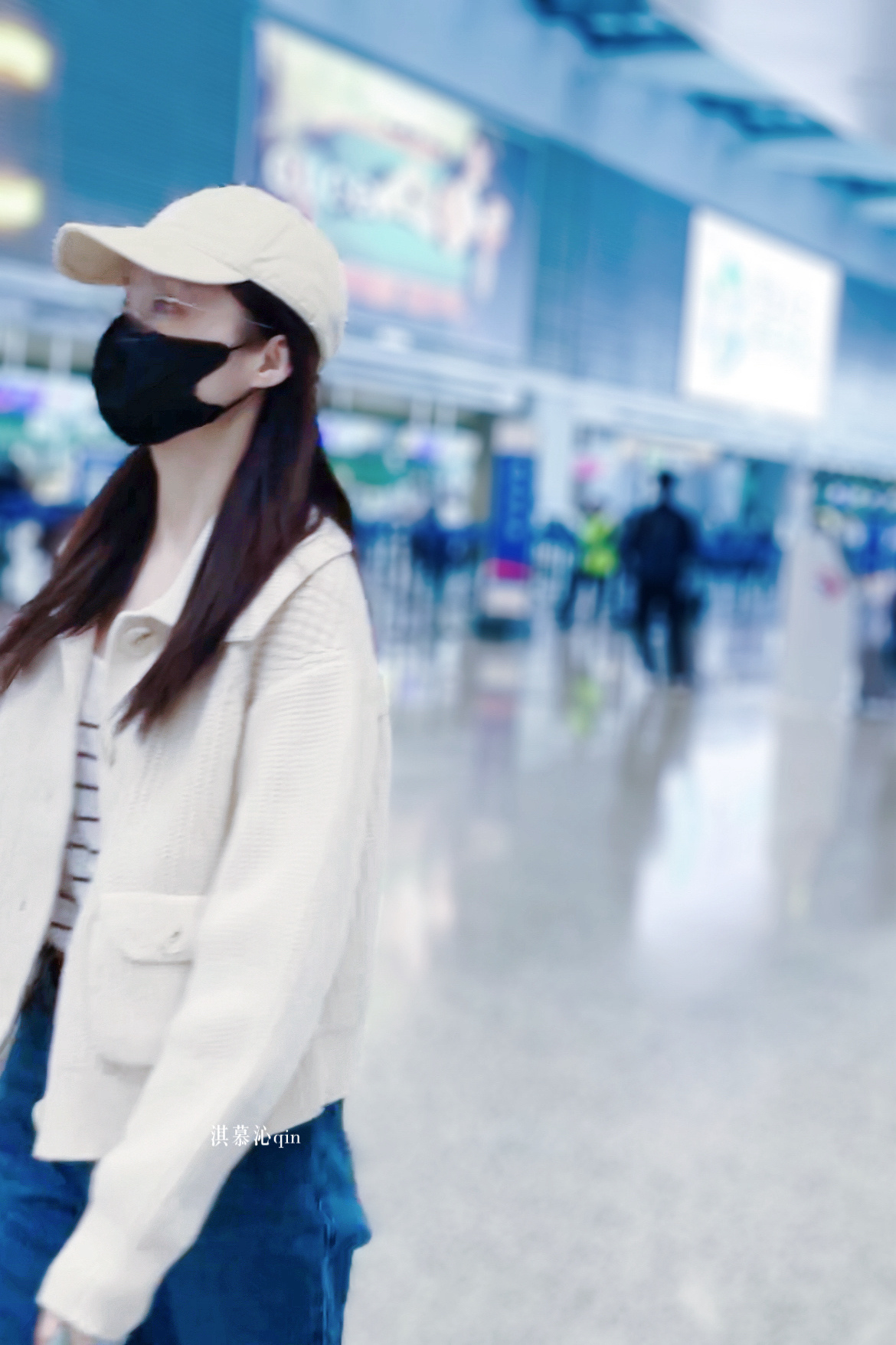 李沁[超话]  261017 SHA🛫  延迟分享李沁醉梦开场既下线 ​​​