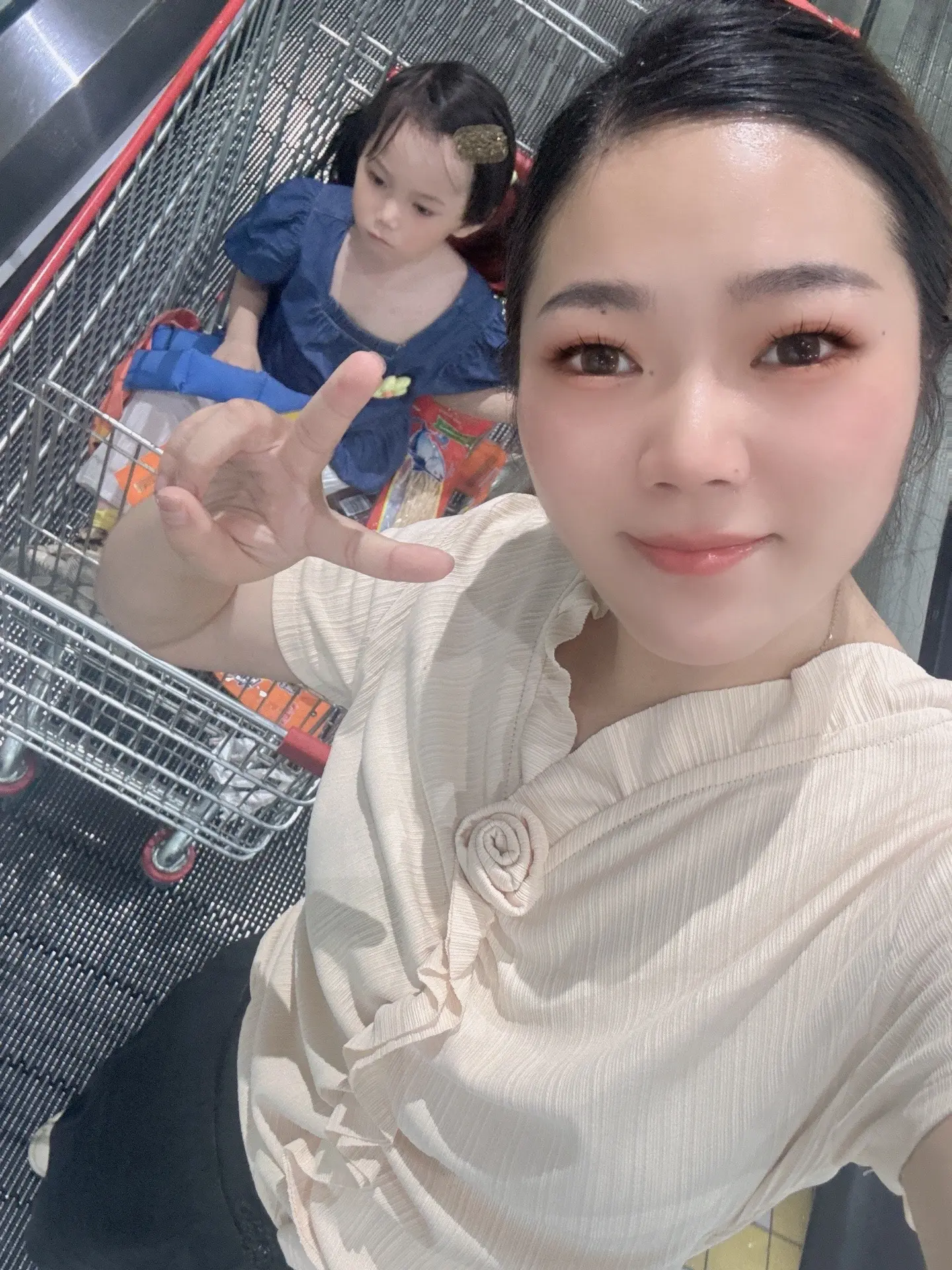 🍔说：赚💰就是用来享受快乐的。难道给爸爸🚬🍺吗，哈哈哈，每天把...