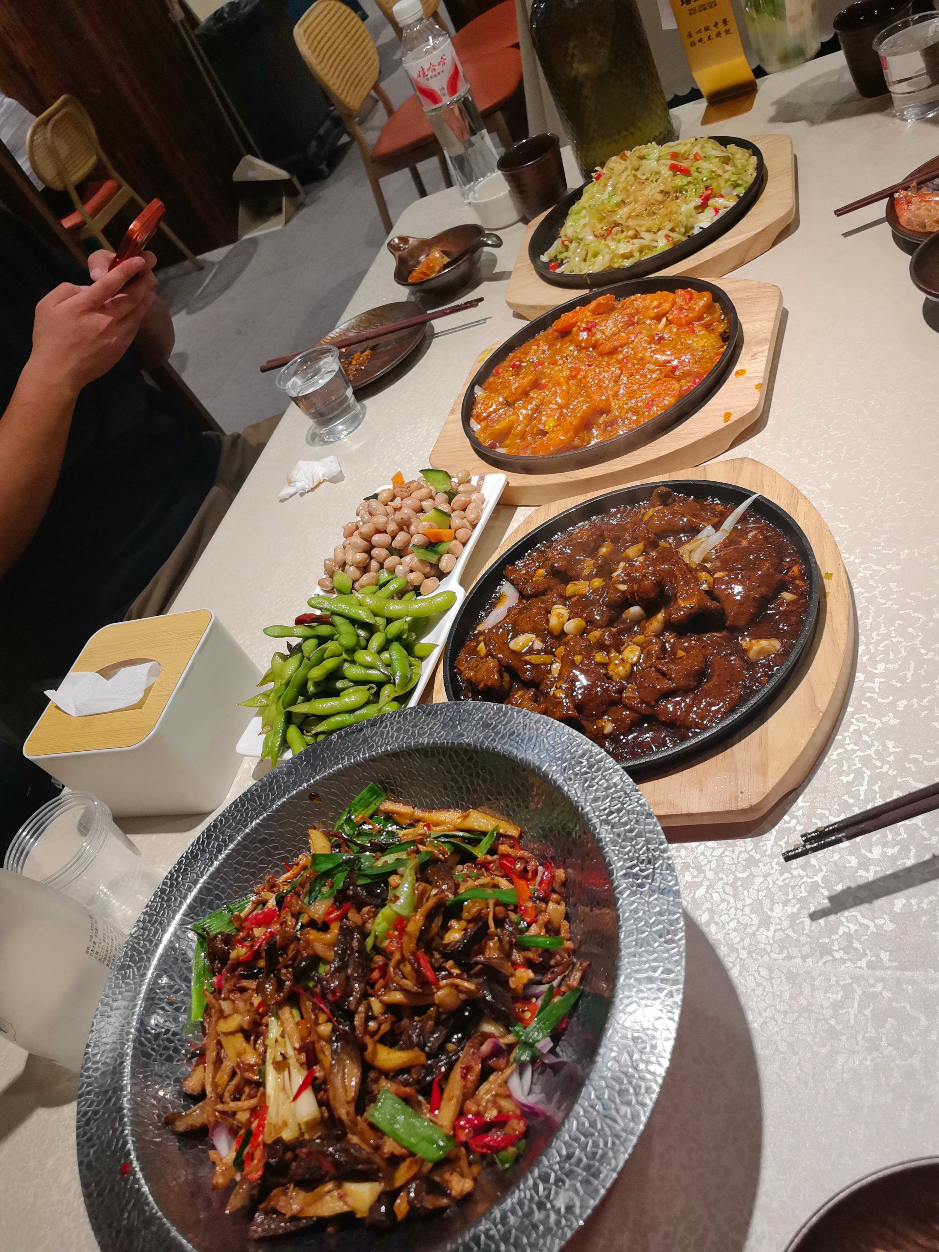 如果吃能让你幸福，那你就吃