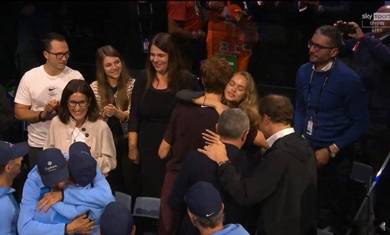 辛纳和女友相拥庆祝！今年巡回赛胜率排名（至少30胜）：1、辛纳91%（58-6）