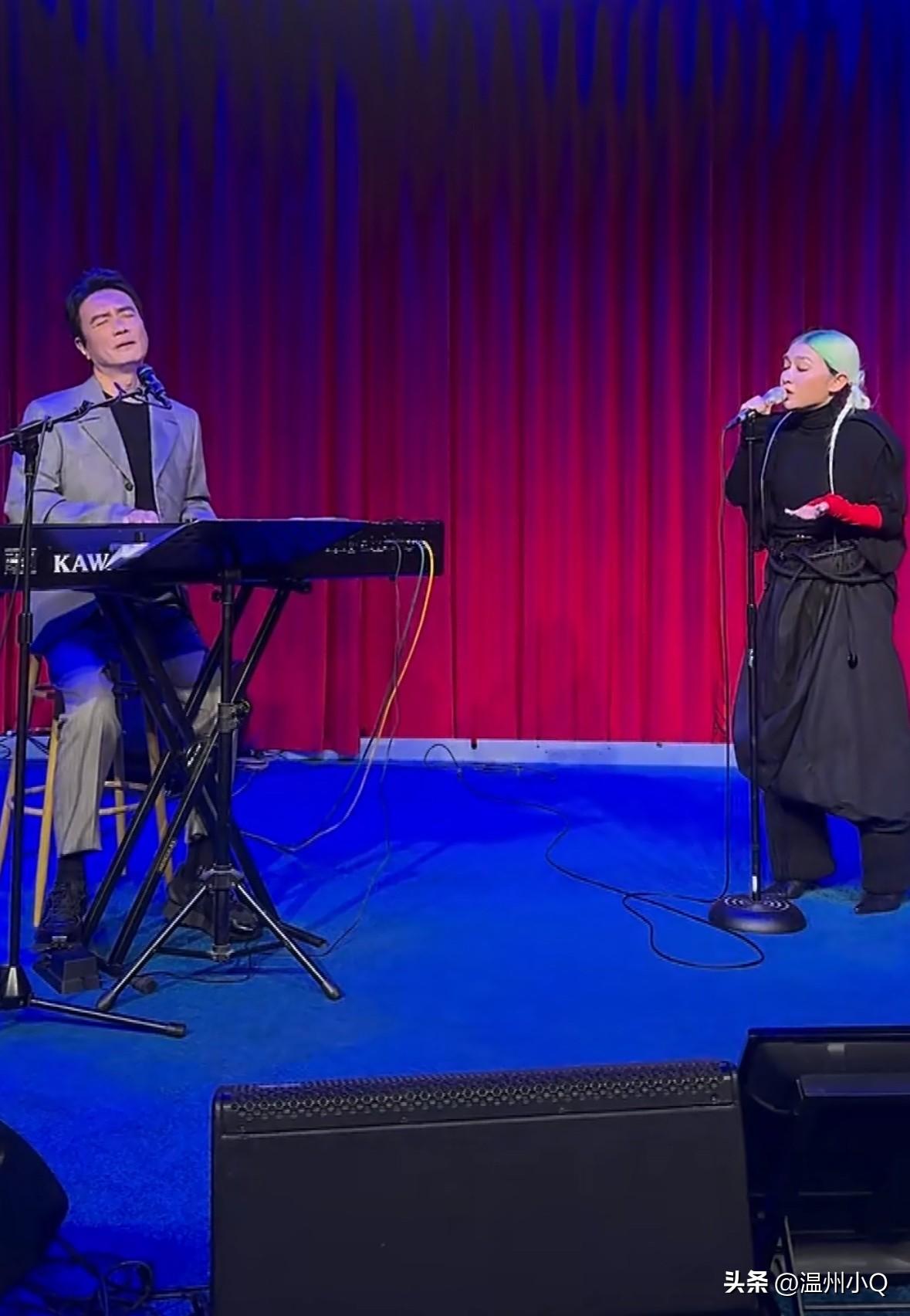 李泉和范晓萱同台，一起重温经典曲目《我要我们在一起》。小魔女范晓萱打扮依旧不按常