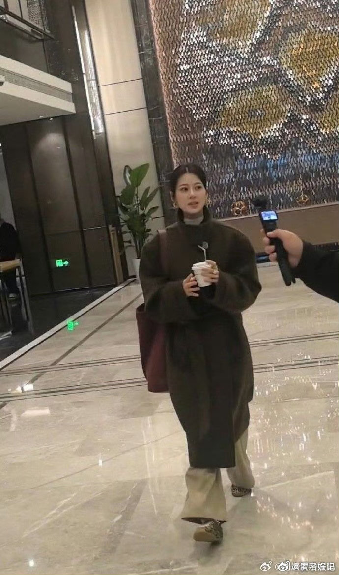 赵昭仪综艺录制像在拍现偶合伙人赵昭仪的状态真的没话说，综艺里颜值在线、气质绝佳，