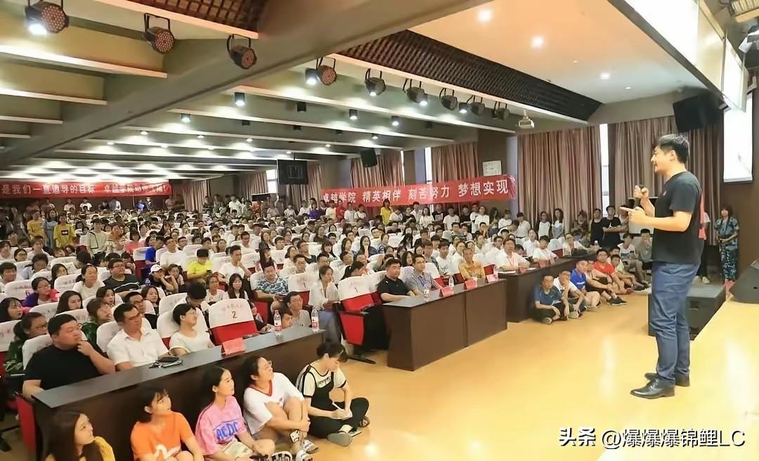 单日带货5700万！

3月份累计干了快19个小目标，直播间动辄就破五万人。
