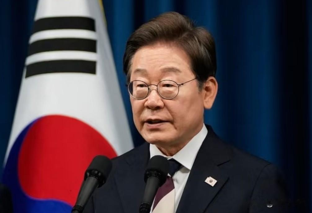 李在明，动手了！
 据央视新闻报道，8月15日韩国光复节81周年庆祝仪式上，总统