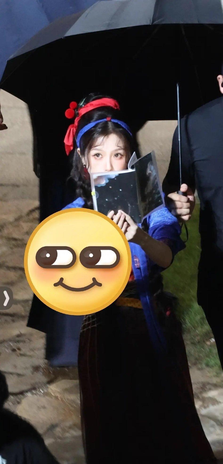 虞书欣知道有代拍所以给自己偷偷打光是吗 