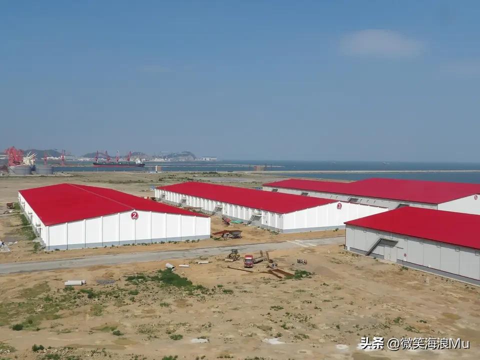 这是引来的招商引资来的企业，正在建厂房呢，厂房建完之后安装机器，安装机器好了之后