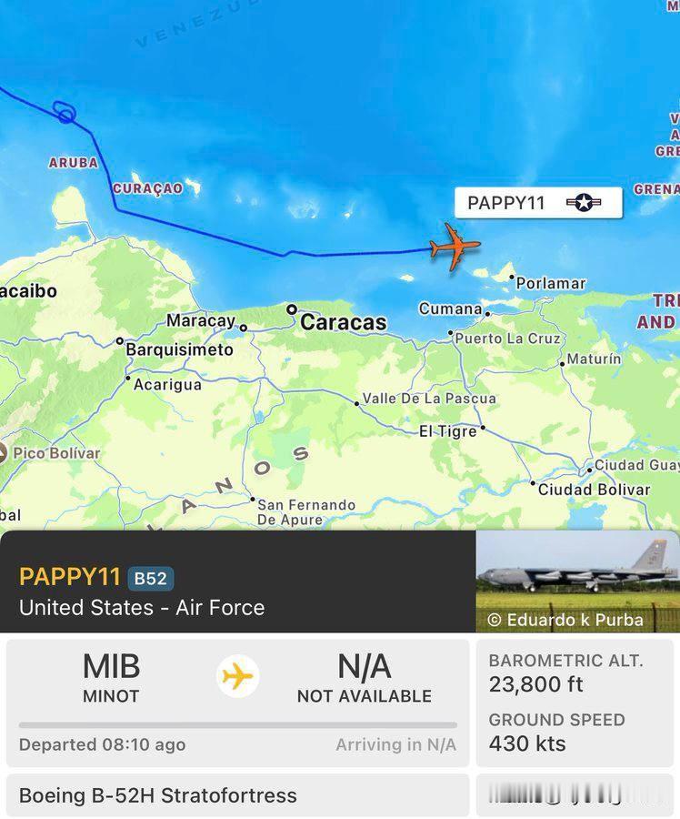 🇺🇸‼️2025年11月24日至25日夜间，一架美国空军B-52H轰炸机飞越