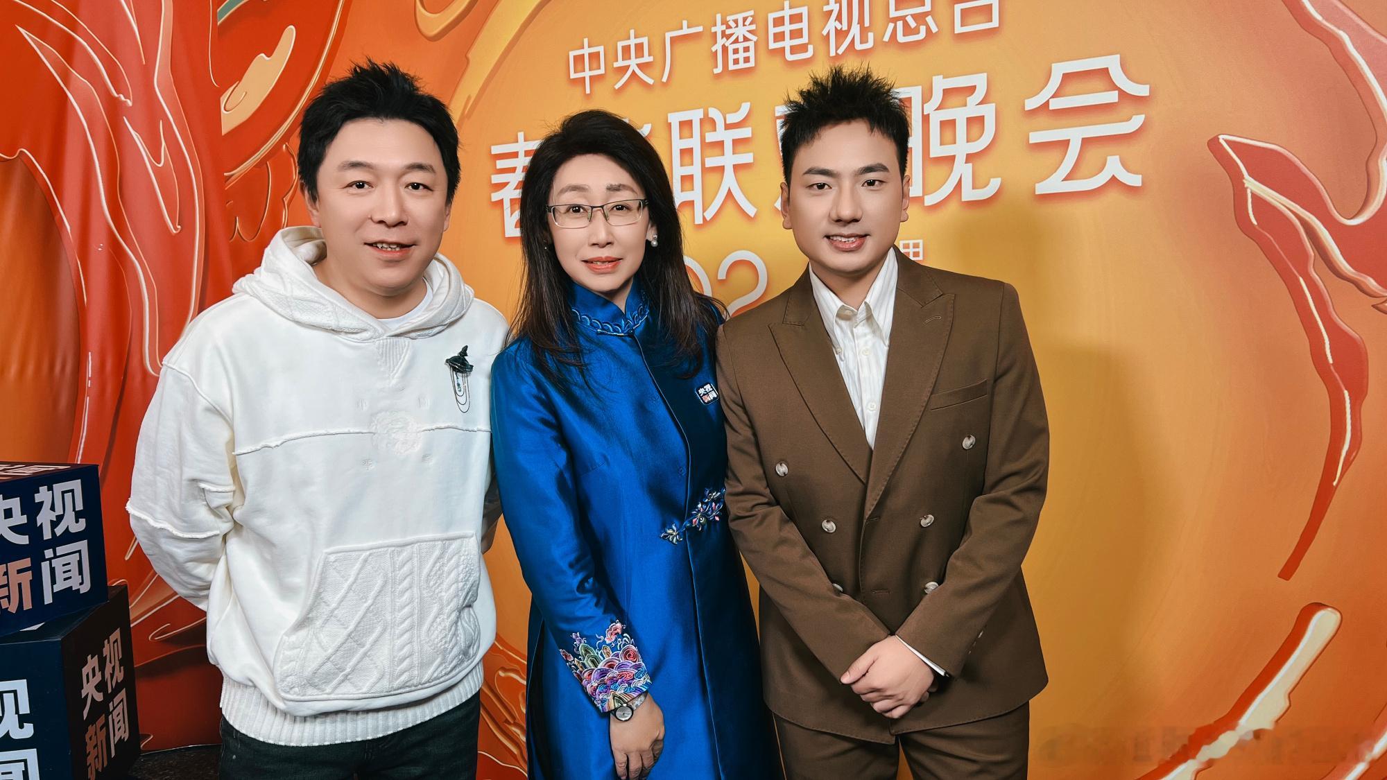 #海来阿木写小作文讲春晚心情#歌手分享自己上春晚的心情，真的透过文字能感受到他的