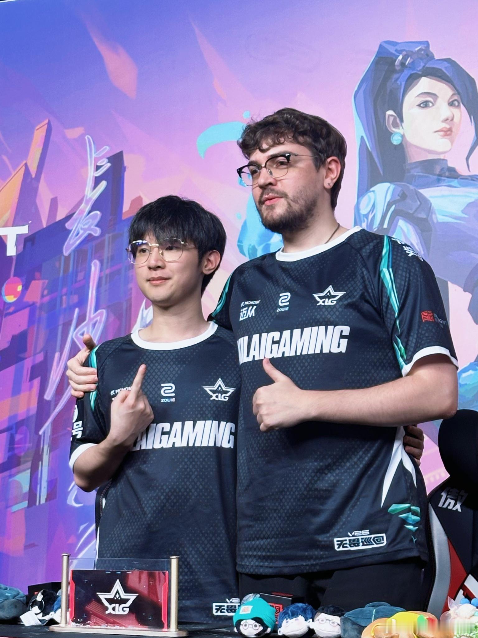 小维&教练采访合照XLG排位赛战胜TYLTYL排位赛对阵XLG