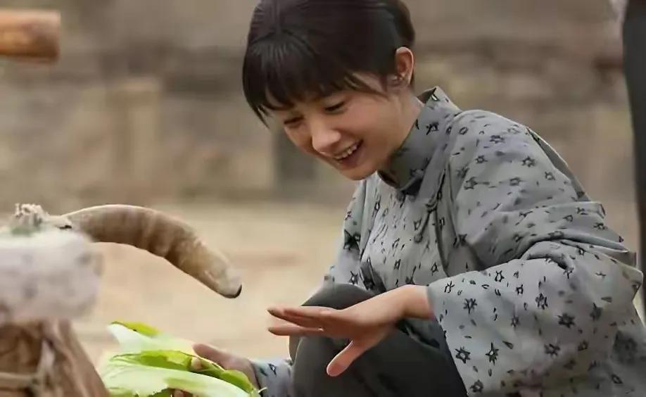 追剧《生万物》 绣绣听说自己的父亲宁学祥要娶银子，立马上门劝阻，父亲和哥哥的几句