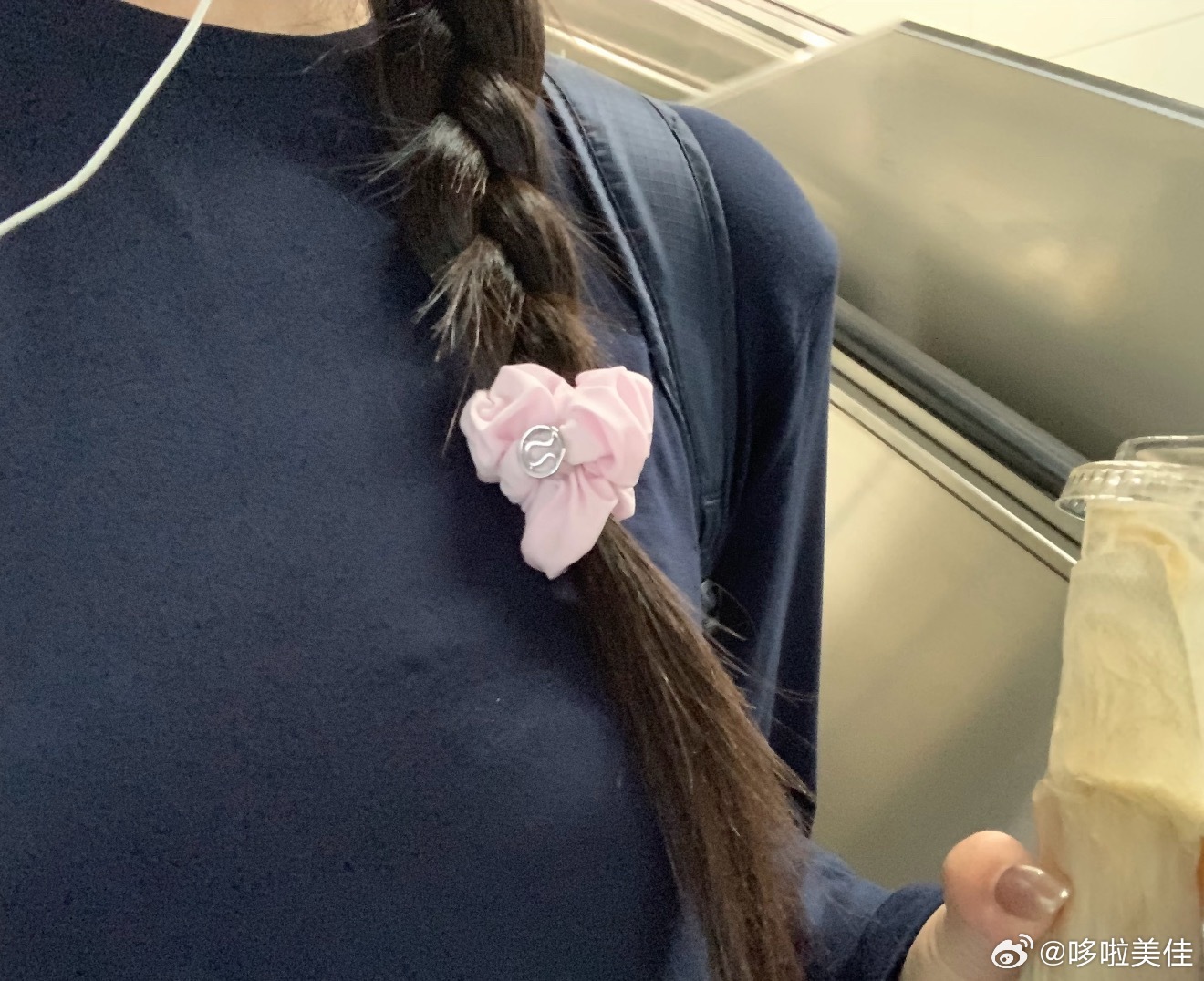 80元Lululemon发圈卖断货这发圈突然这么火了吗！我前两年买的时候身边朋友