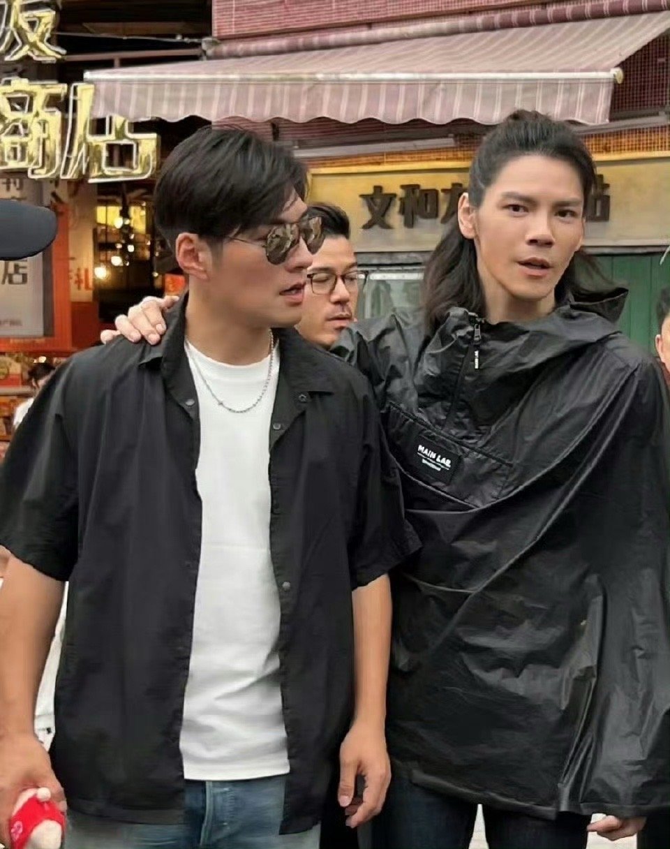 #向佐能复活吗##向佐粉丝喊话披哥节目组# 什么😮节目还没播我还没看呢，你告诉