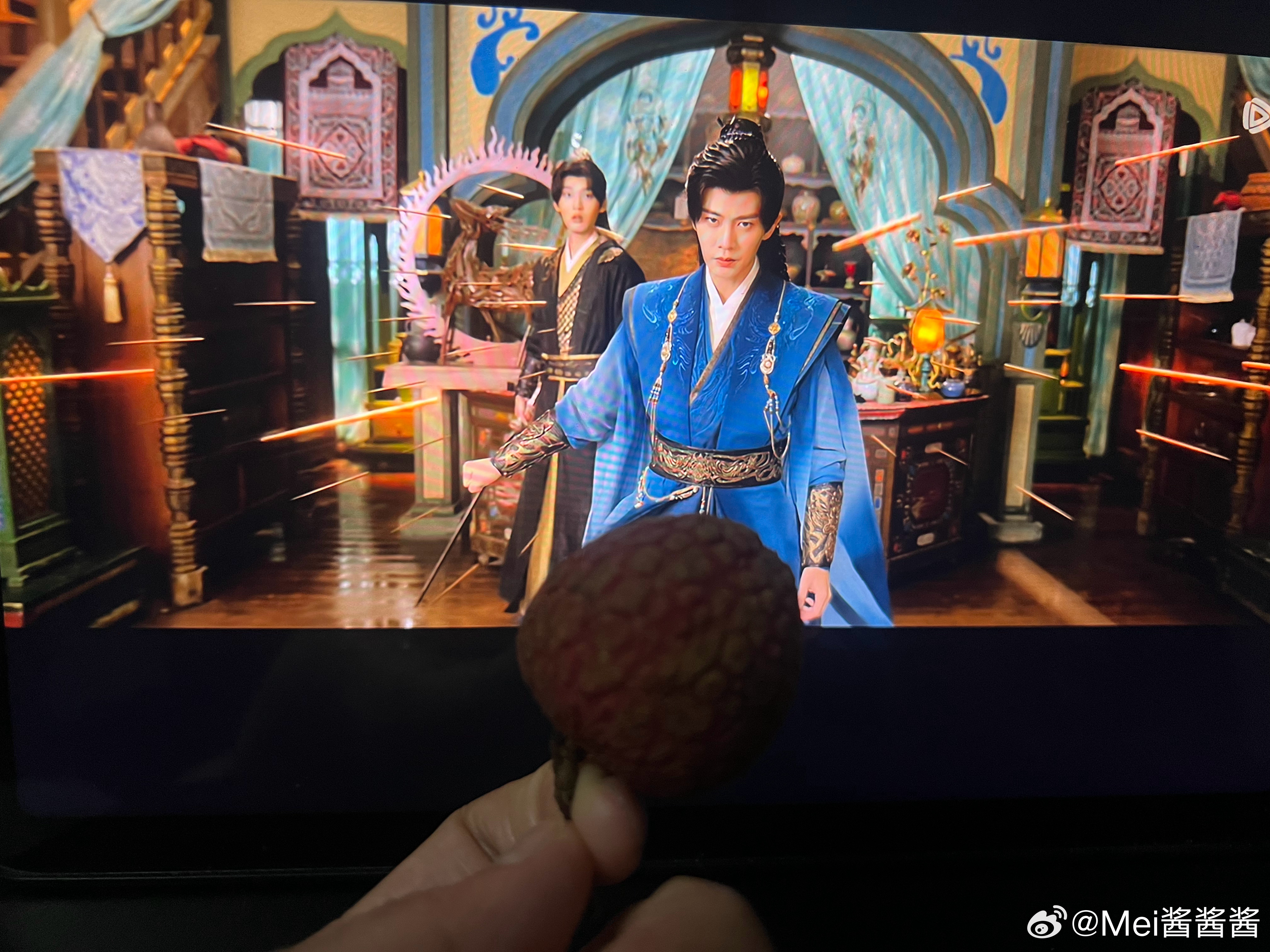 老祖，吃荔枝吗？ 