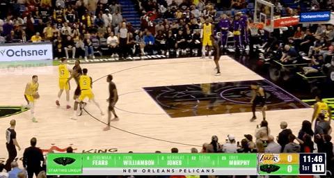 41岁照样框框扣篮！

今天，湖人队做客新奥尔良挑战鹈鹕队，力争取得三连胜。比赛