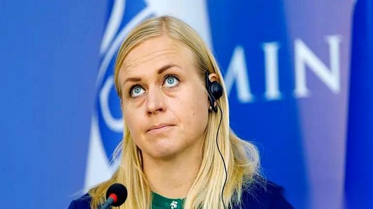 芬兰外长，瓦尔托宁，直接对着电视镜头摊牌了。
话是对泽连斯基说的：“我们已经尽了