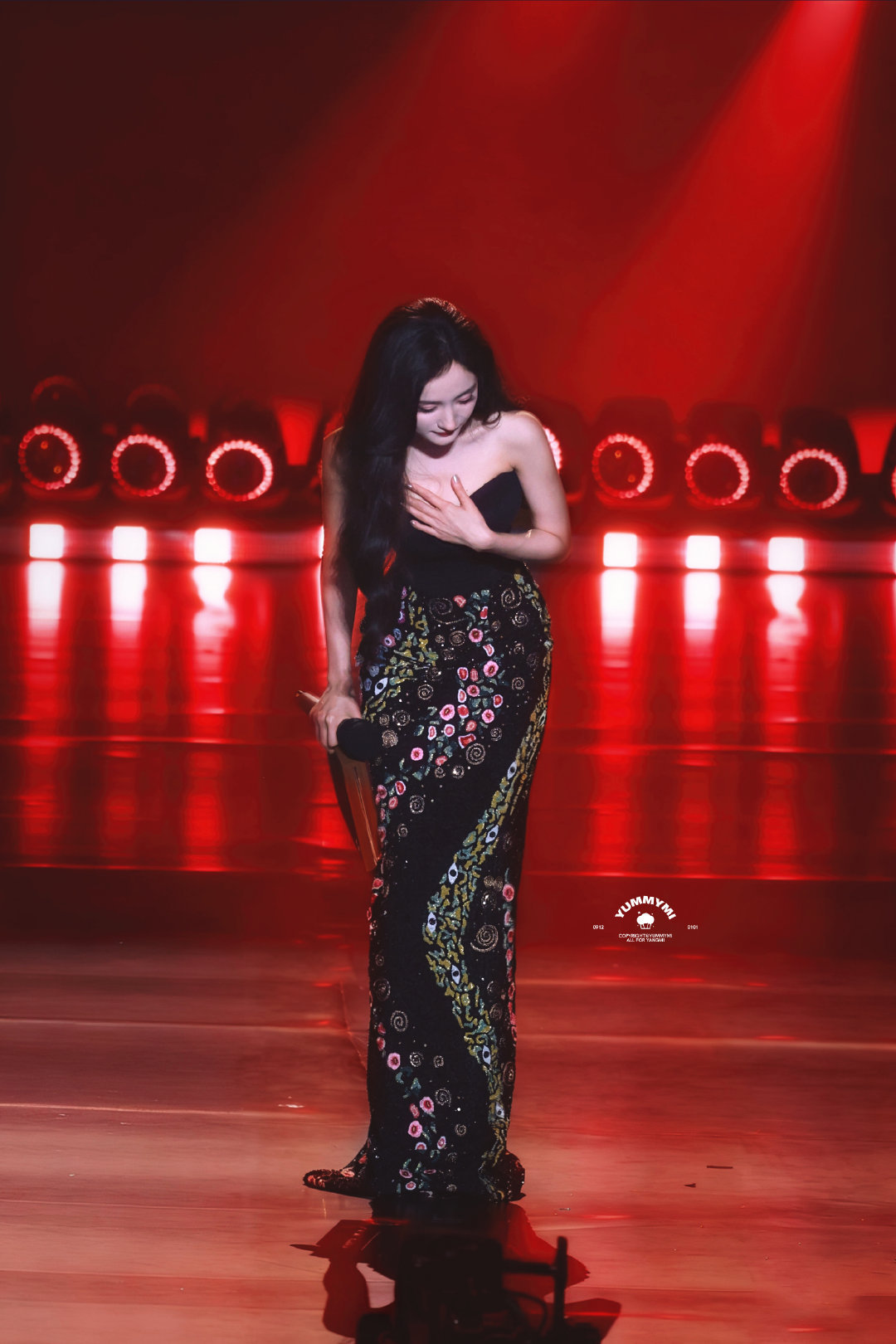 杨幂  ym杨幂冯湮儿 ym 杨幂冯娷 🦊₊˚⊹⁠♡如果阴雨绵绵✮