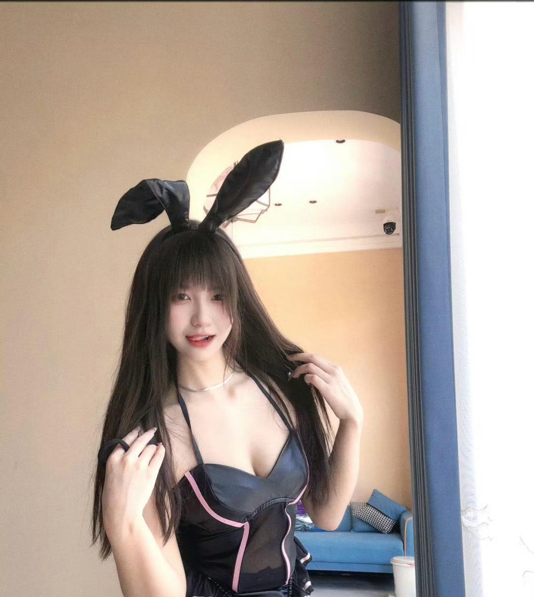 真希望有个男人，心里装的，怀里抱的，身下压的，都是我            成都