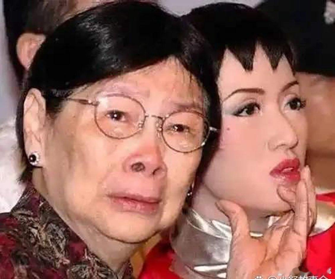 梅艳芳临终前，她妈妈痛骂她：你有2亿的遗产，只给我7万，你不孝！但梅艳芳不为所动