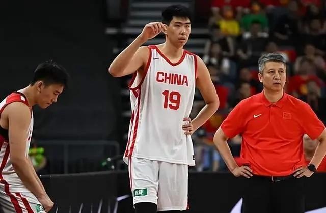 2027年世界杯中国男篮天赋最高战力最强十二人，多一个都不要:
杨瀚森 徐昕 胡