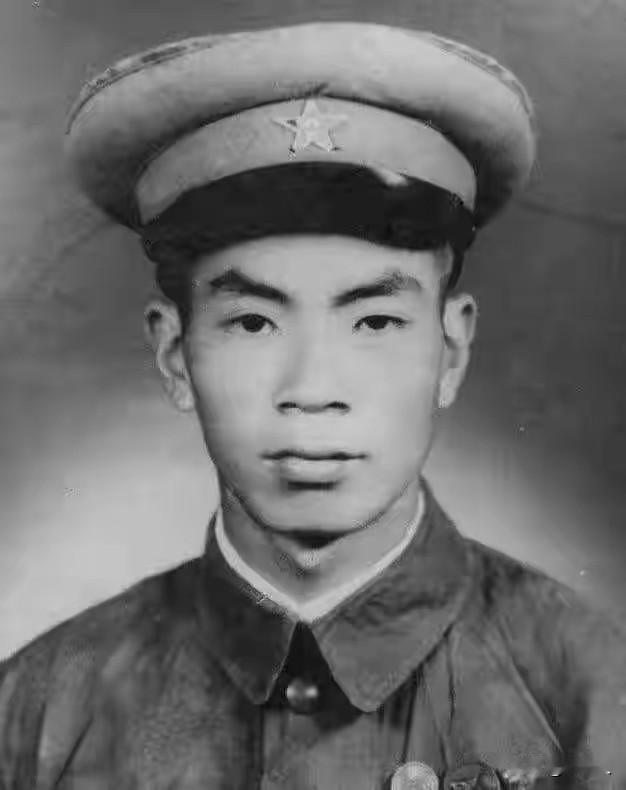 长津湖最悲壮一战！全员战死，28岁杨根思独自守阵地，最后一刻震撼世人
 
195