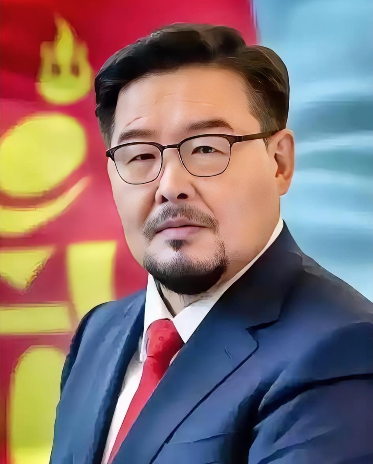 蒙古国总理赞丹沙塔尔辞职了，说白了就是蒙古国亲华派和亲西方派的斗争开始公开化，特