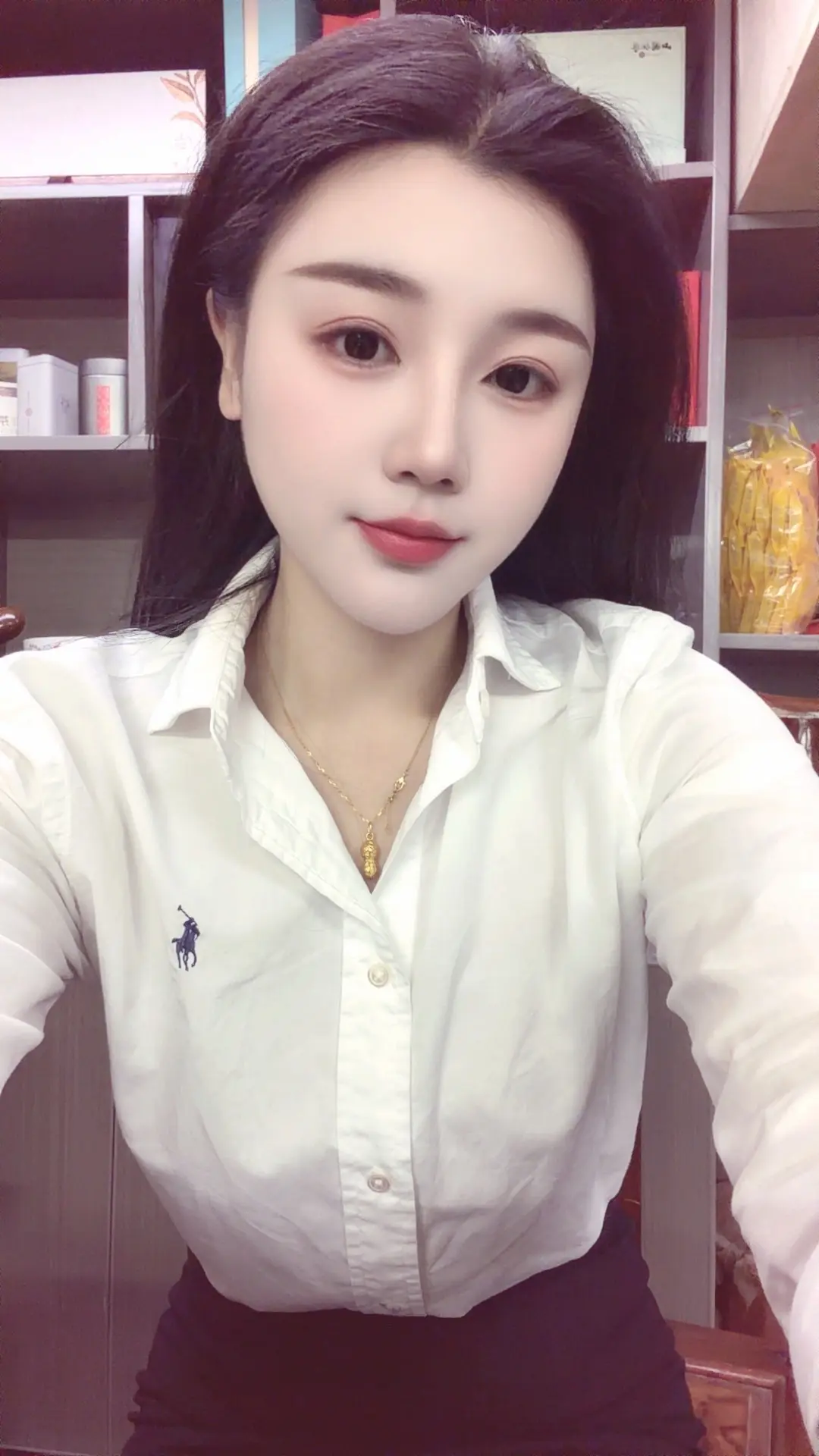 不会哪页撕哪页 上班存在感 今天是白衬衣女孩