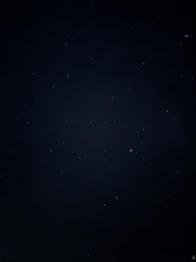 丁程鑫白天有满天星晚上也有满天星从白昼延续到深夜，丁程鑫白天有满天星晚上也有满天
