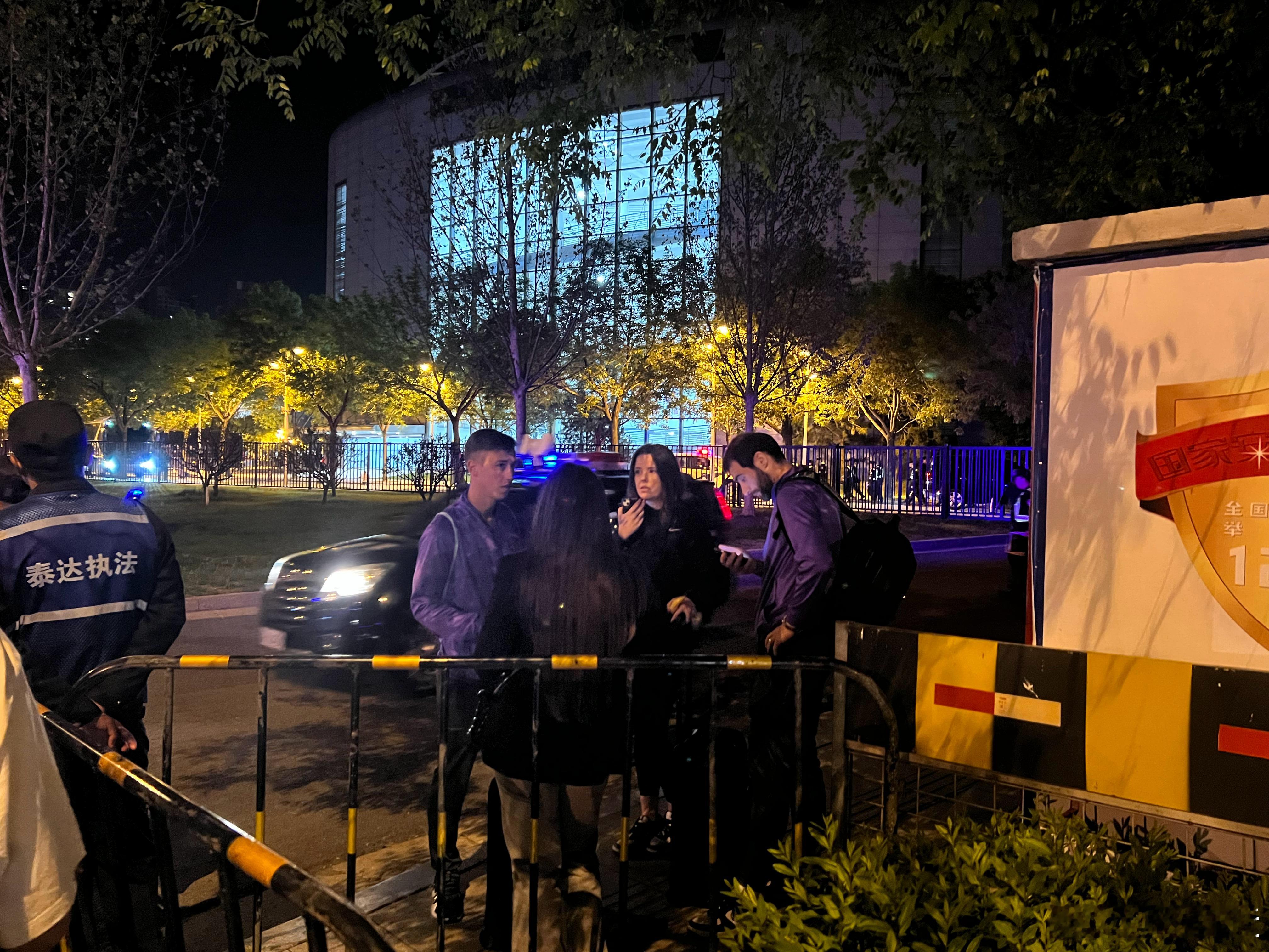 偶遇正在打车的什科里奇和菲奥利奇，根本打不上[笑cry]#天津津门虎0比1北京国