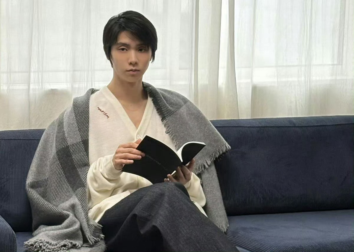 淡淡人妻味乃神攻本质是也…没错这就是我家人淡如菊温柔贤惠不食人间烟火但草逼很猛的