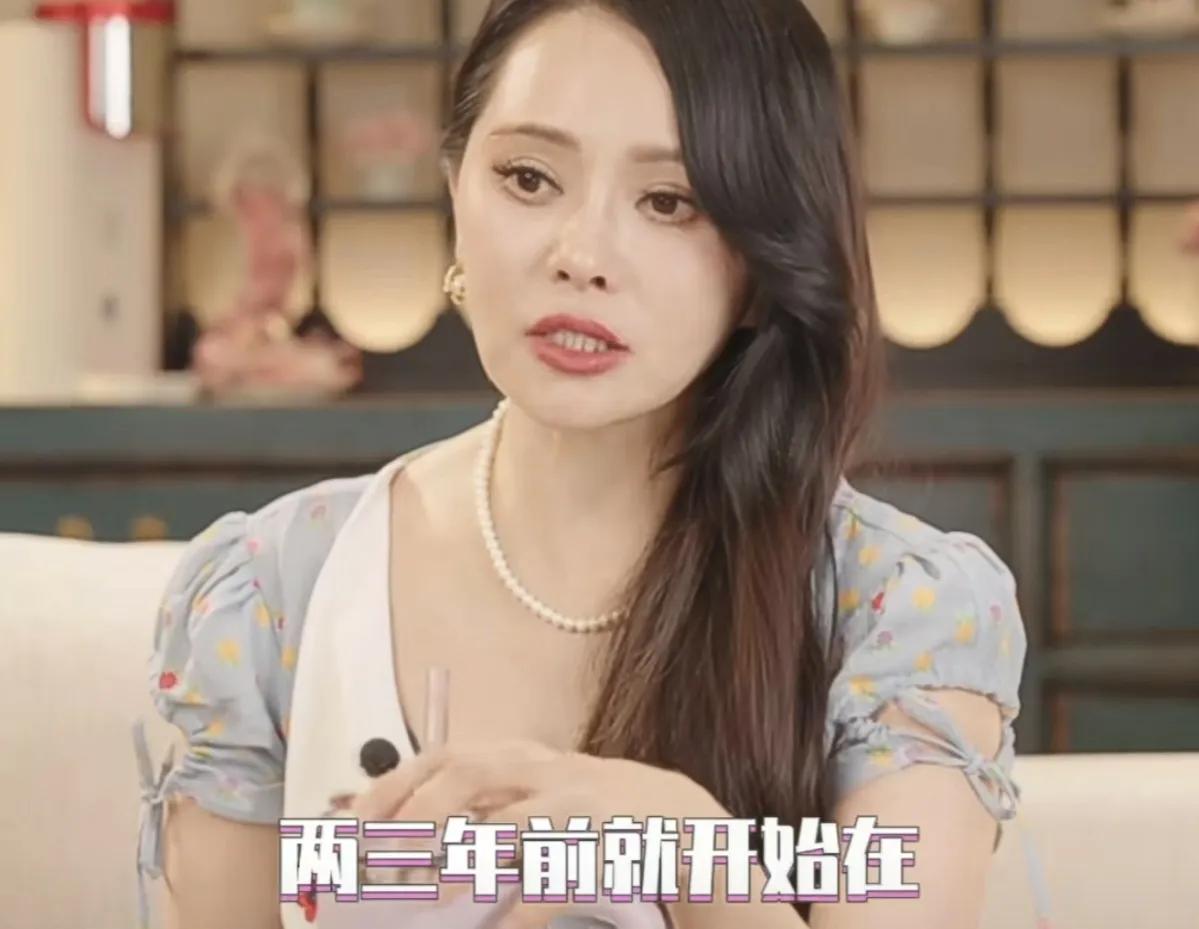 伊能静透露：“两三年前就开始在做自己的艺术设计，然后他的作品也上过苏富比的拍卖，