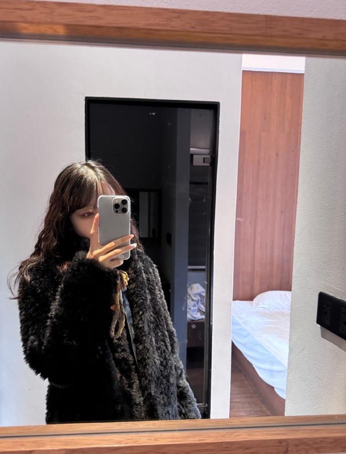 厦门这天气真是让人没脾气，又冷又热的太反复。每天出门就像打仗，只能大件套小件，多