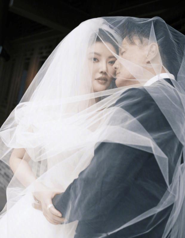 尹子维和徐冬冬争执原因尹子维徐冬冬竟然是因为学英语吵起来的，徐冬冬说尹子维的“风