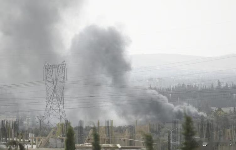 真主党一厢情愿。黎巴嫩真主党新闻办公室称，希望叙利亚人民自己的选择能够稳定，能够