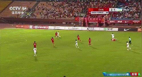 U16国足2-1战胜乌兹别克斯坦，最后阶段禁区内手球了，裁判没有判罚，引起乌兹别