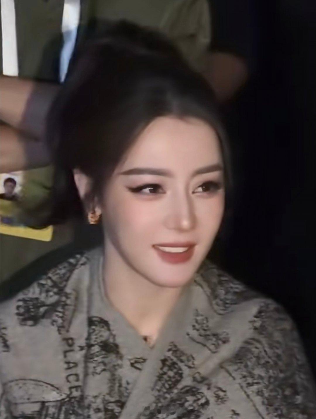 迪丽热巴内场特别萌，但是特别美。 ​​​