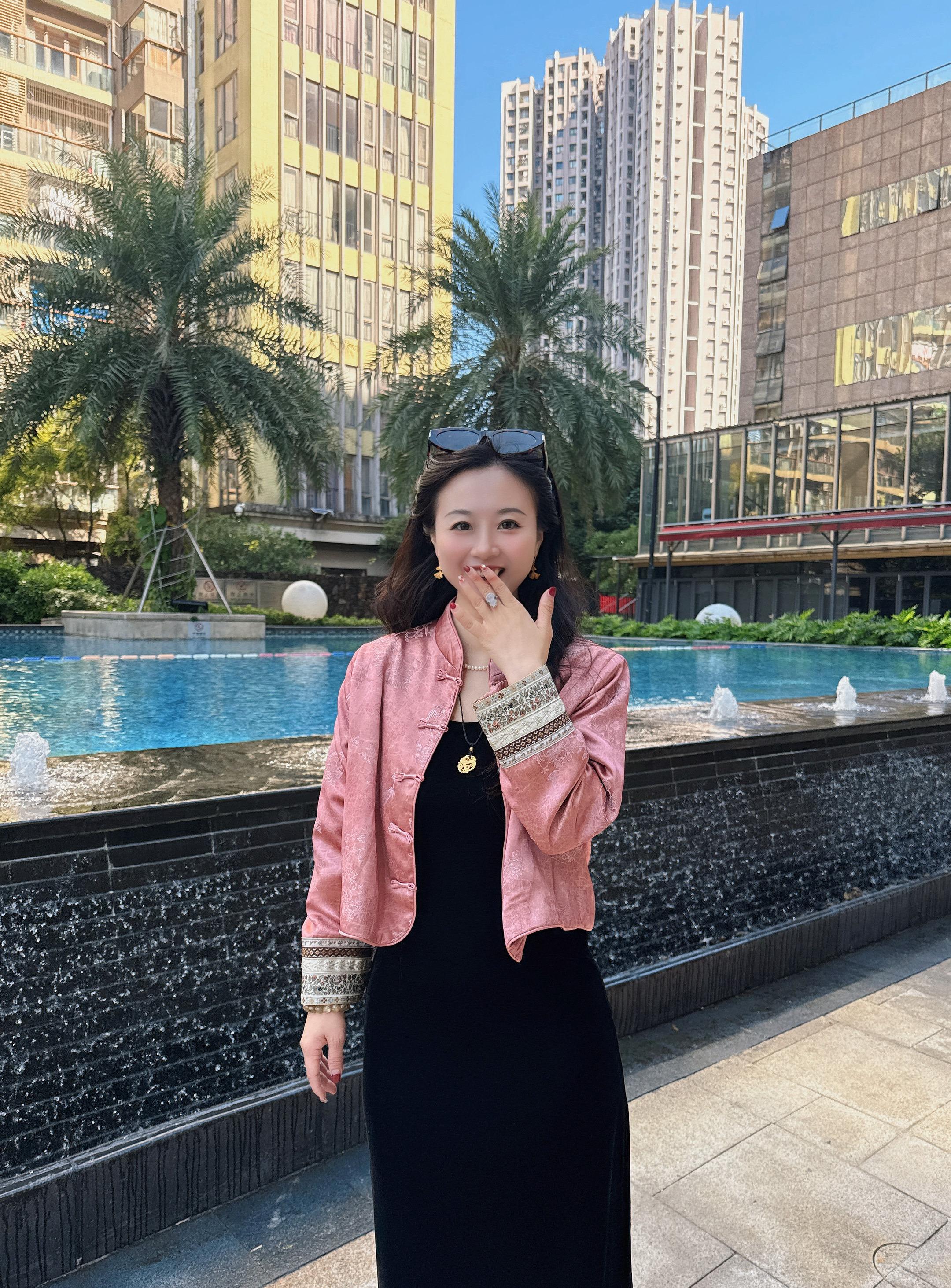 我的少妇时代就是一直哈哈哈哈大笑
