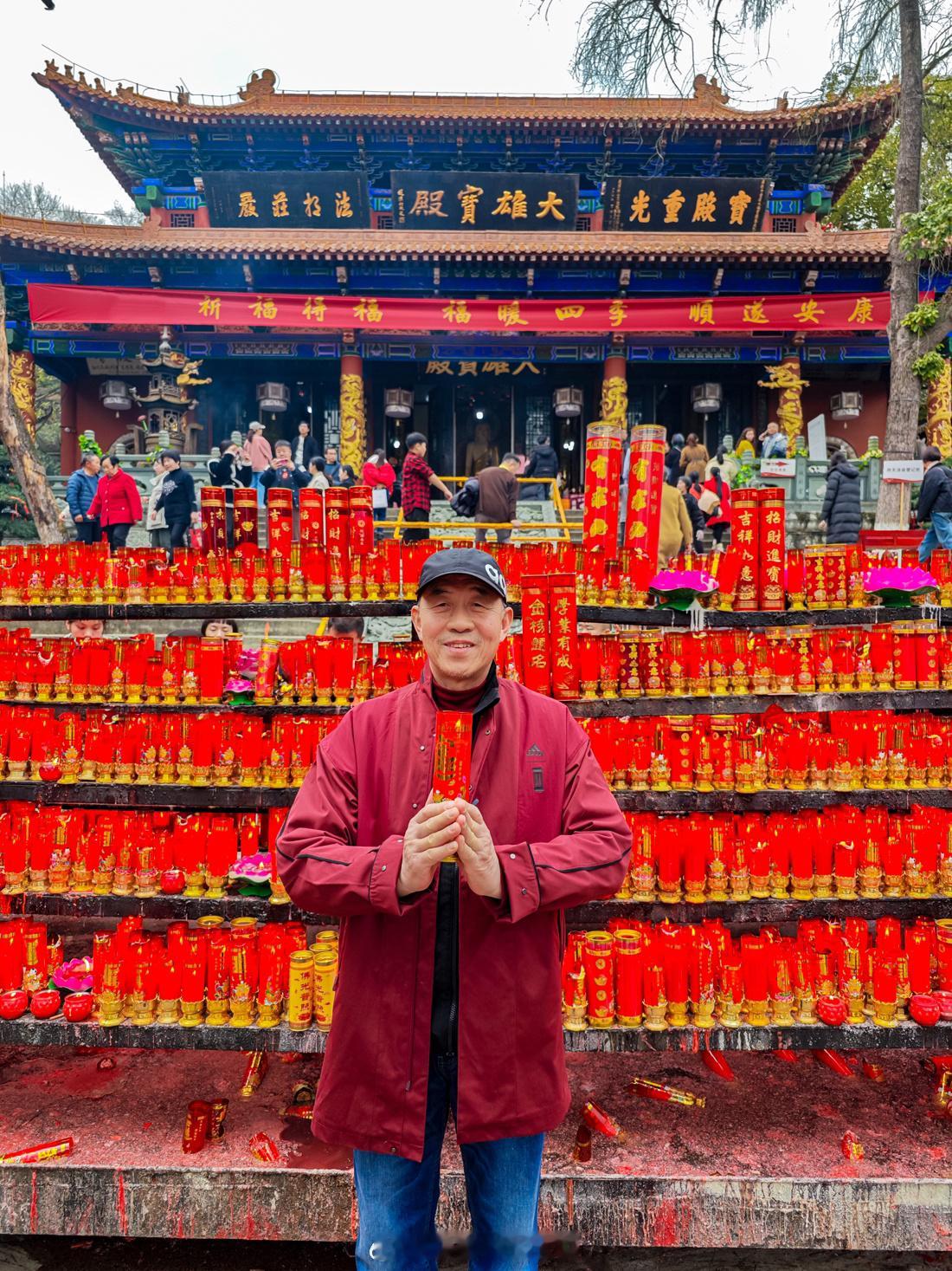 春节旅行去广德寺祈福是一个不错的选择。广德寺，中国皇家禅林，位于遂宁市广德路。受