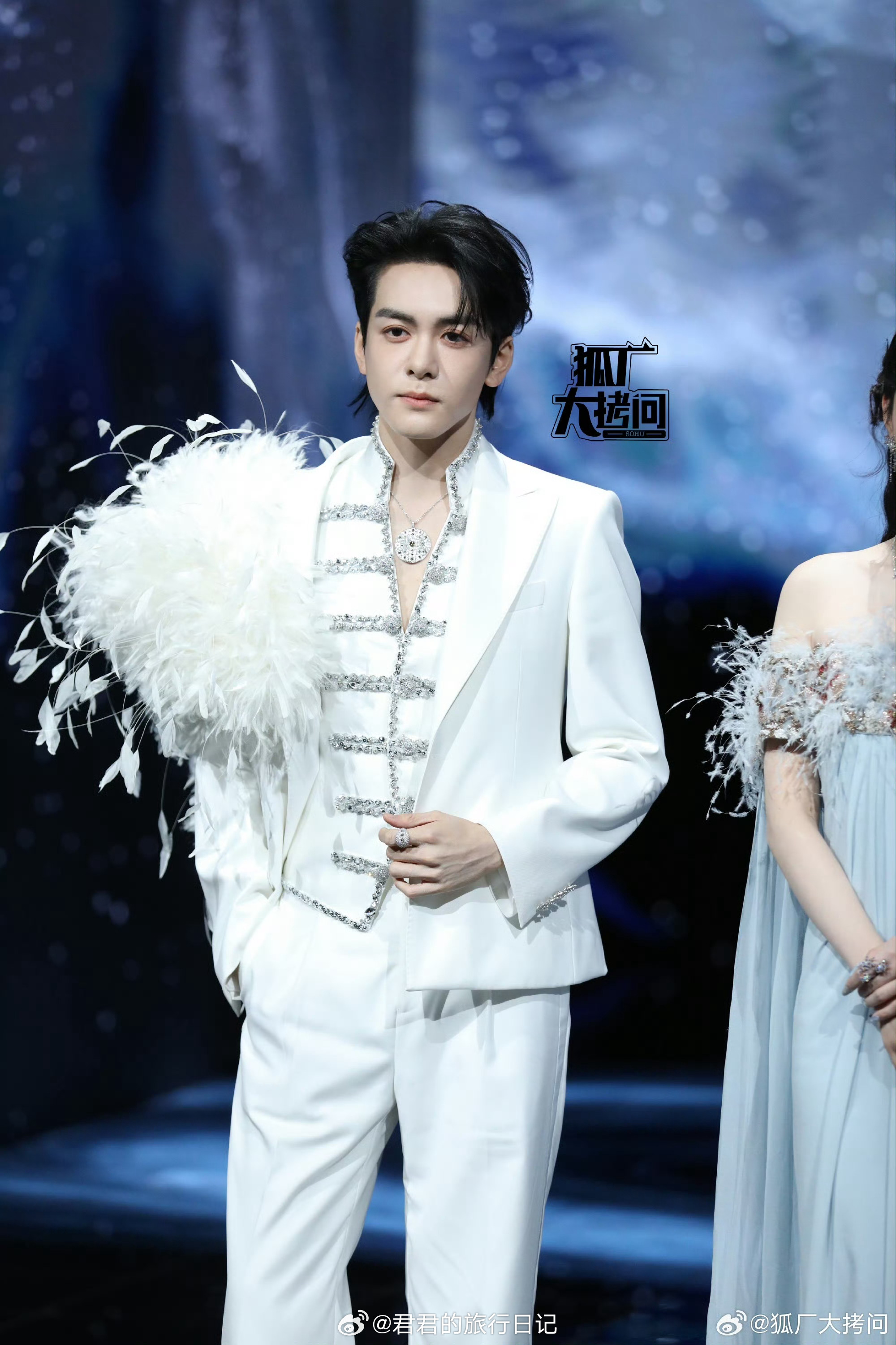 微博之夜的红毯图，丁禹兮、邓为、曾舜晞来了 