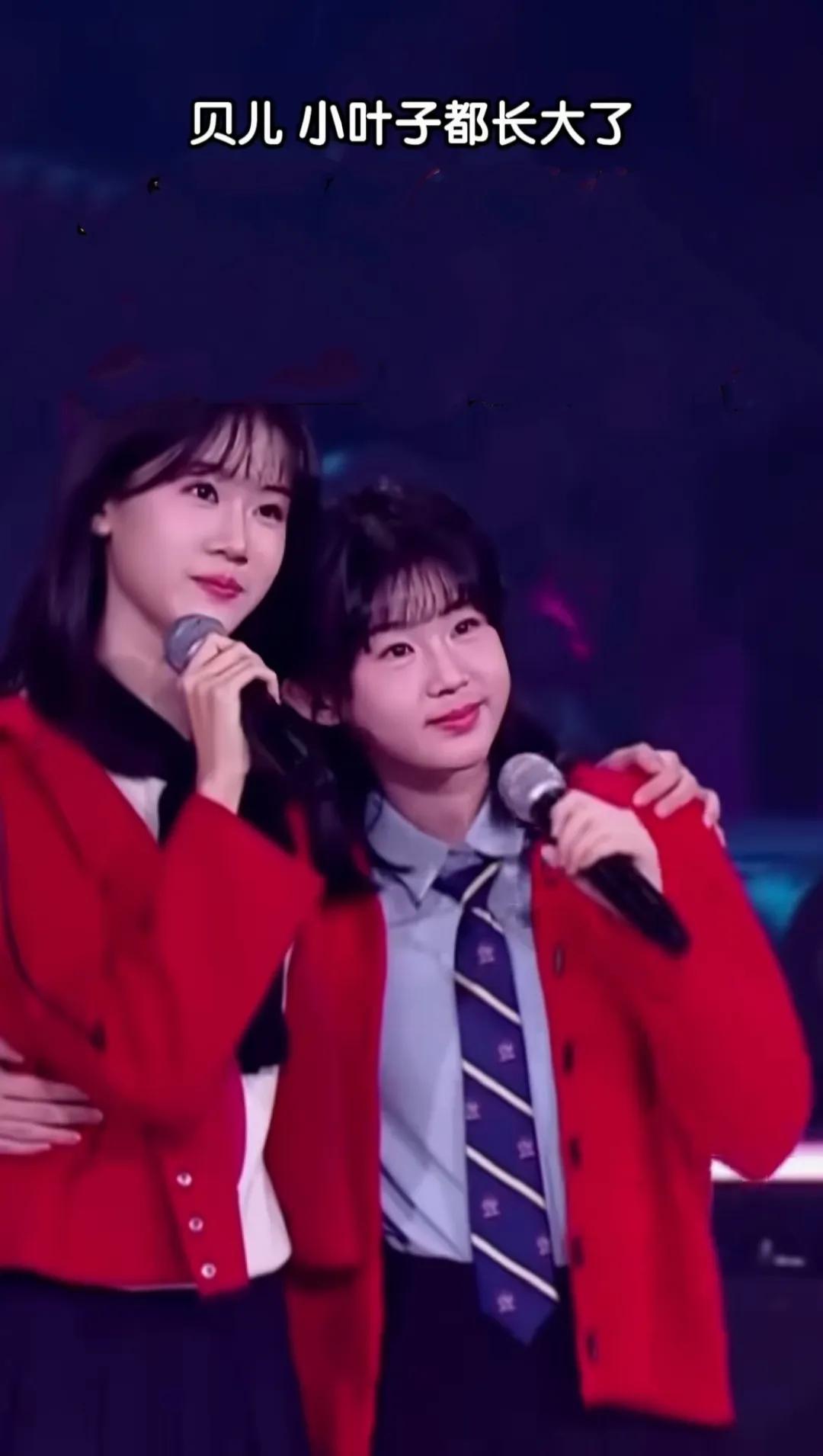 这姊妹俩是双胞胎吧

长的简直是复制粘贴

即像爸又像妈

可是陆毅夫妻两个都是