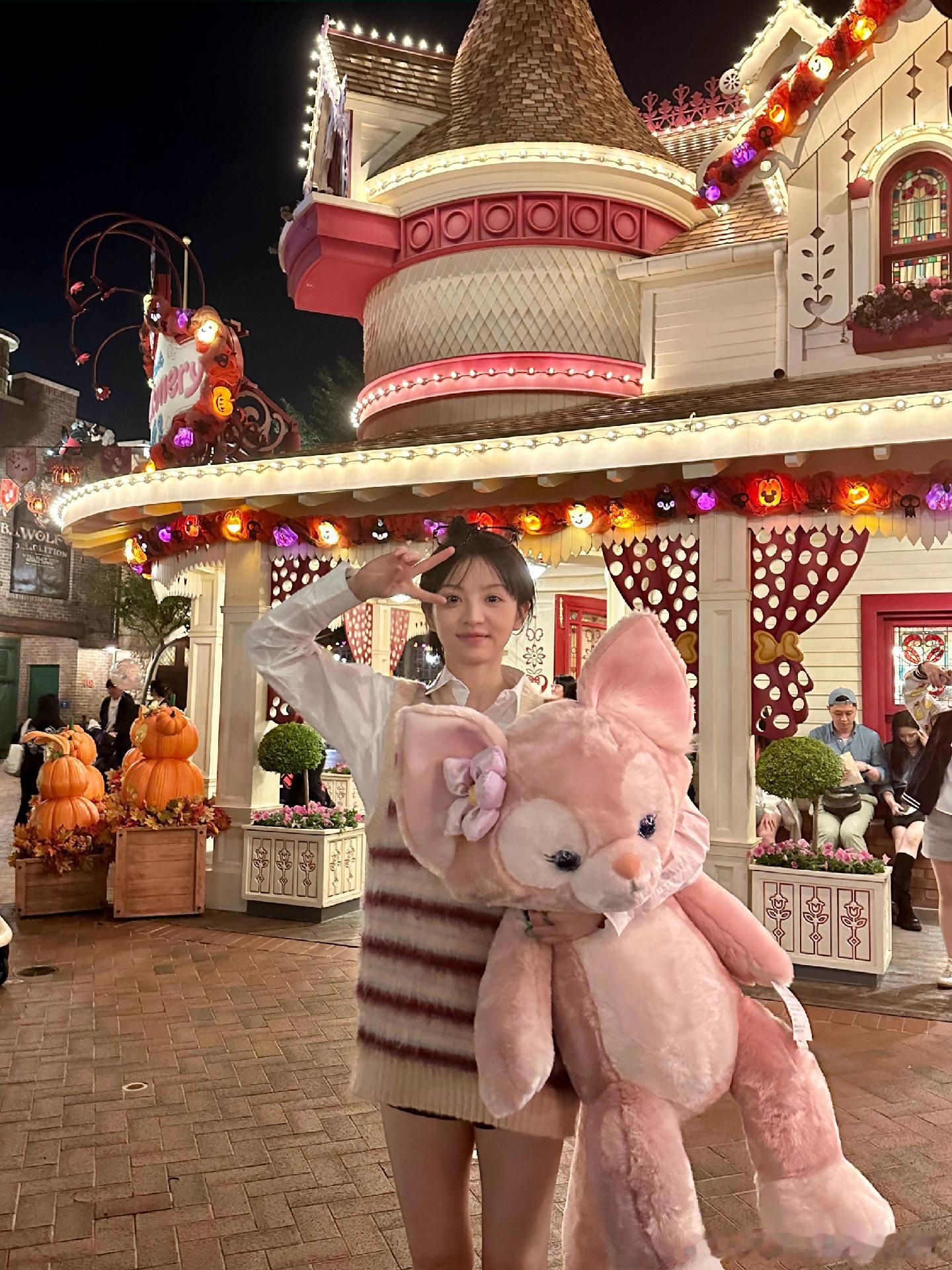 为什么会有这么甜蜜的美女存在，田曦薇你就是我的神#田曦薇[超话]# ​​​