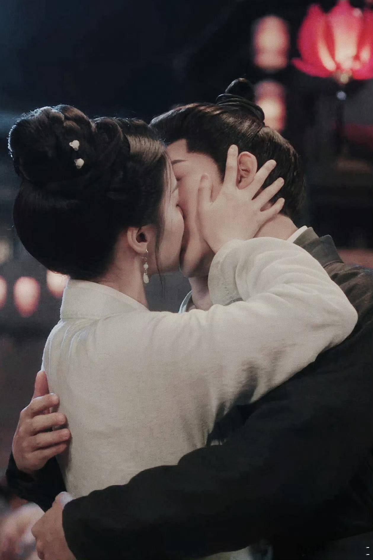 #第一次见男女主边亲边恨#爱得真切，恨也真切[泪]#明星大咖汇# ​​​
