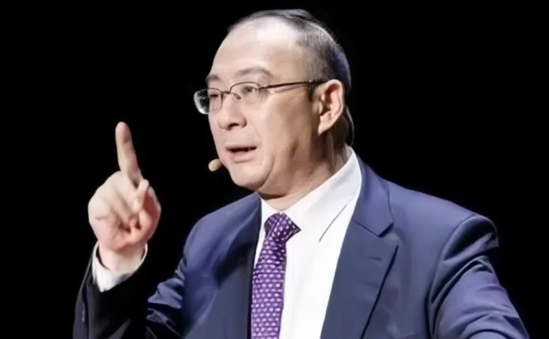 金灿荣教授建议将去年19000亿的出口退税补贴给农村的60岁以上老人等弱势群体。