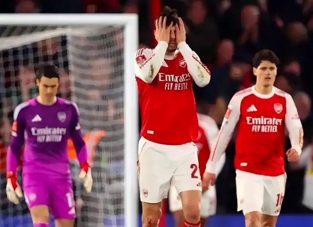 足总杯出局，阿森纳13天内连丢两冠


北京时间5日凌晨，足总杯1/4决赛进行三