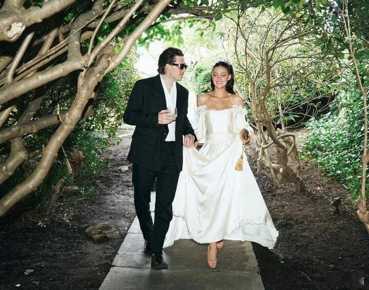 贝克汉姆大儿子称母亲破坏婚礼舞蹈贝克汉姆大儿子称离家后不再焦虑布鲁克林的长文控诉