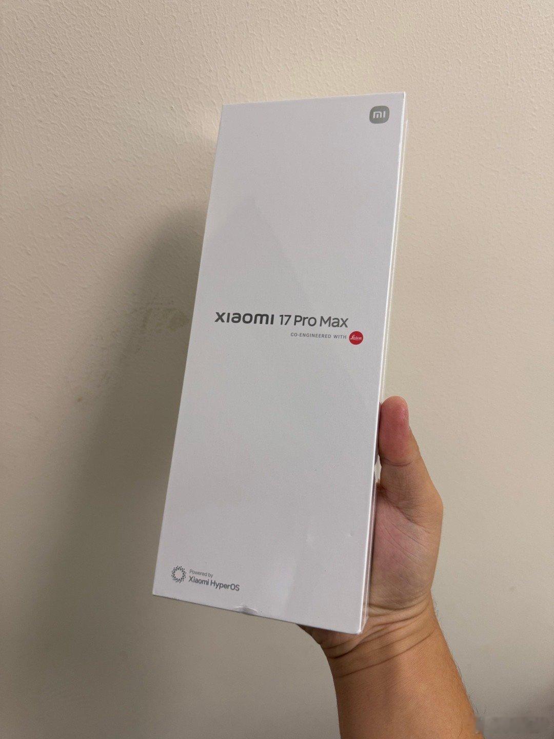 出门丢垃圾 捡到一台小米17Pro max ​​​