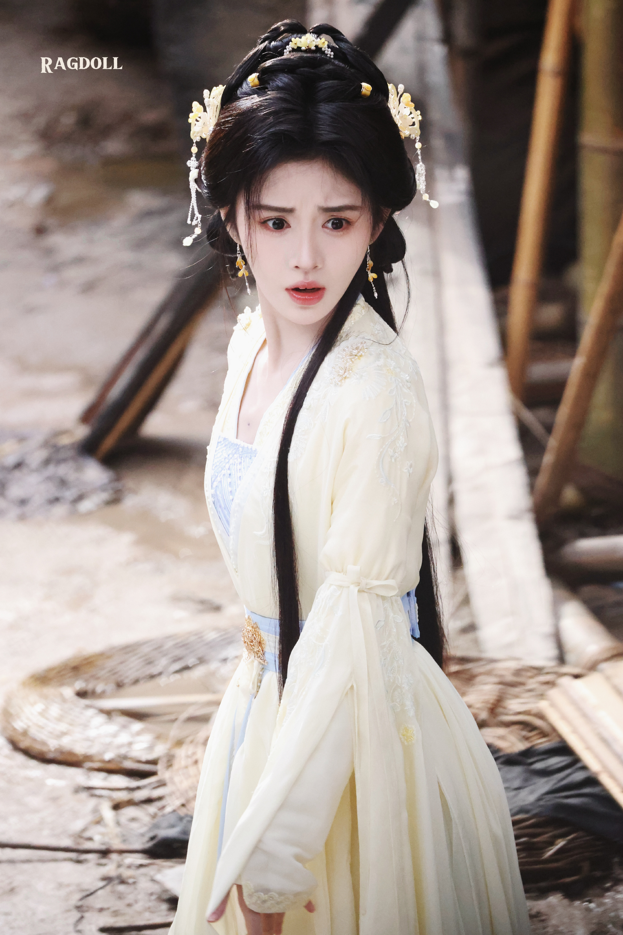 jjy鞠婧祎月鳞绮纪 jjy鞠婧祎露芜衣“我喜欢你，所以希望你被簇拥包围，所以你