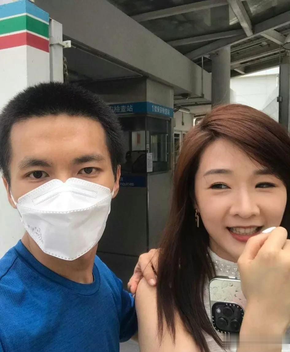 TVB门口惊现“合照男”，专靠和女星合照，赚得盆满钵满！

近日，社交平台上一位