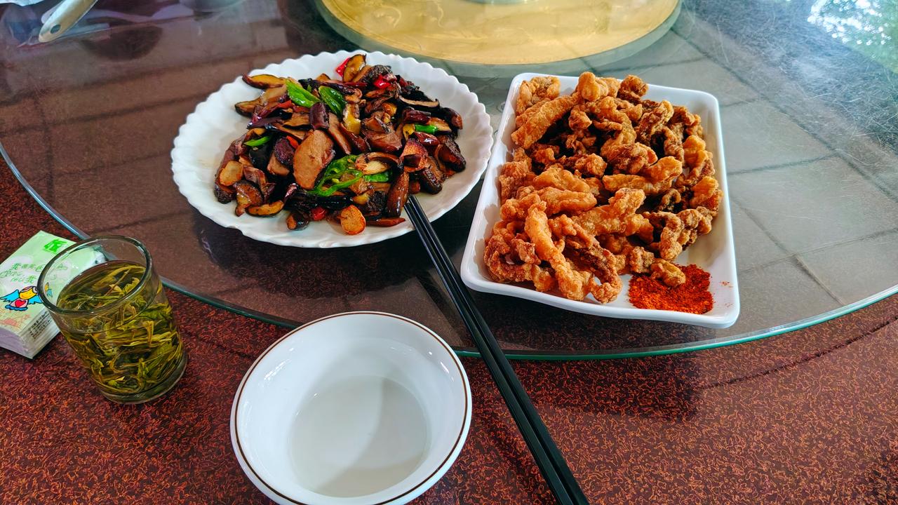 你没看错
​我也没说错
中午​我试毒了
​还是有些忐忑的
​嗯呢[害羞][害羞]